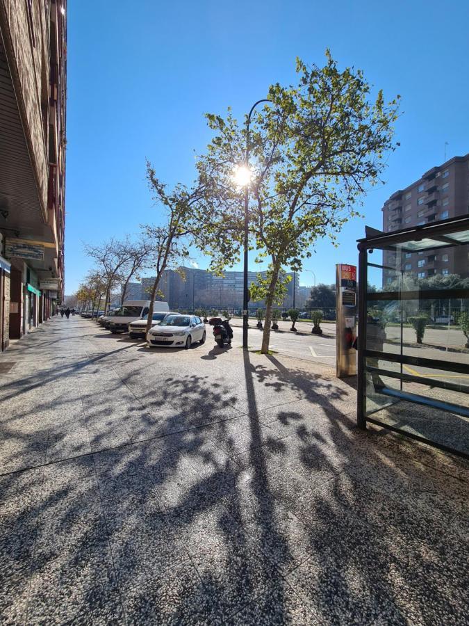 Dos Torres Tauriel - Espacioso Apartamento Con Impresionantes Vistas Y Garaje Privado Zaragoza Kültér fotó