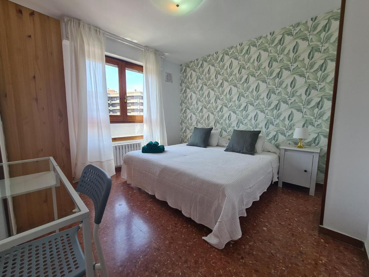 Dos Torres Tauriel - Espacioso Apartamento Con Impresionantes Vistas Y Garaje Privado Zaragoza Kültér fotó