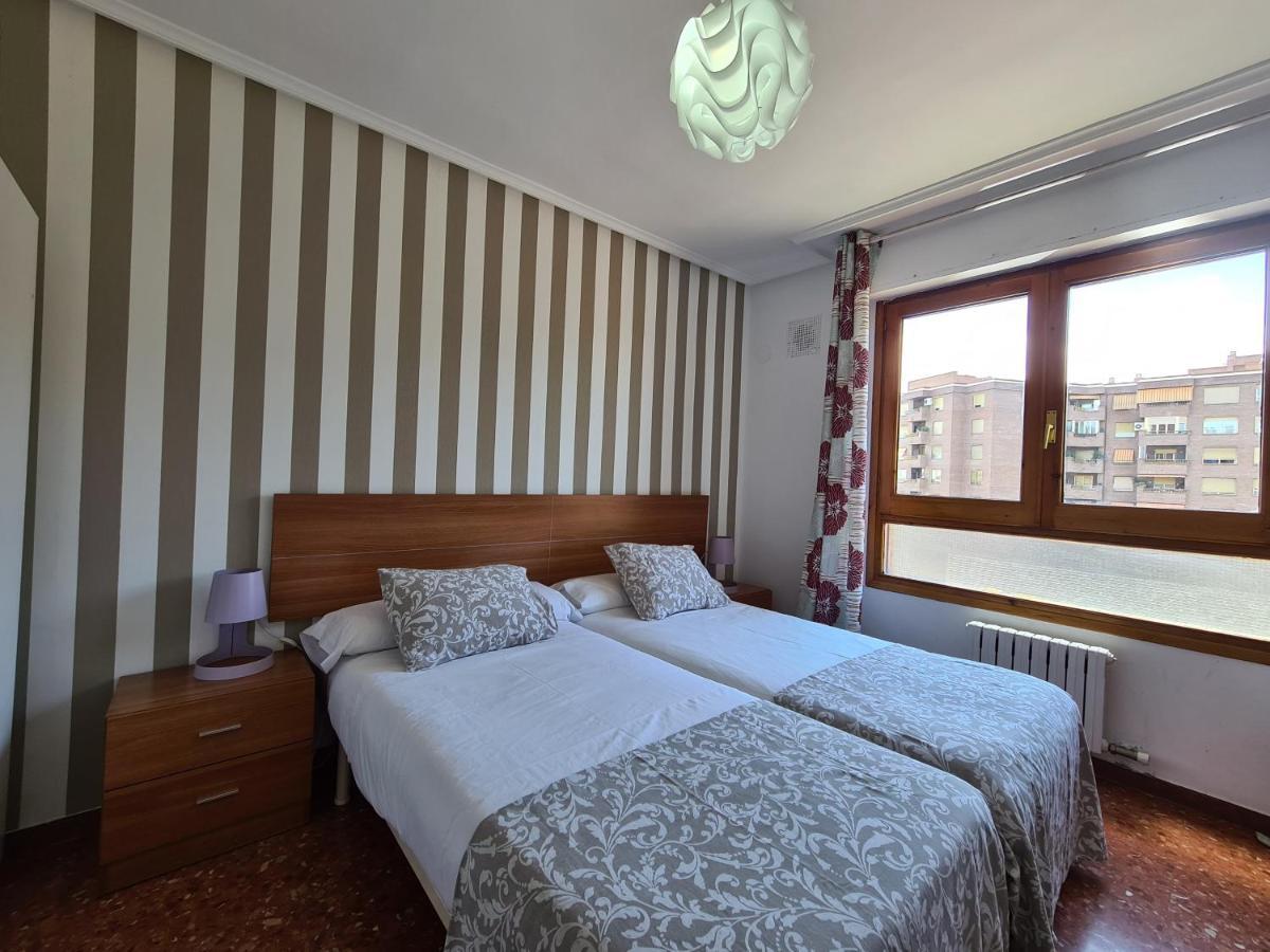 Dos Torres Tauriel - Espacioso Apartamento Con Impresionantes Vistas Y Garaje Privado Zaragoza Kültér fotó