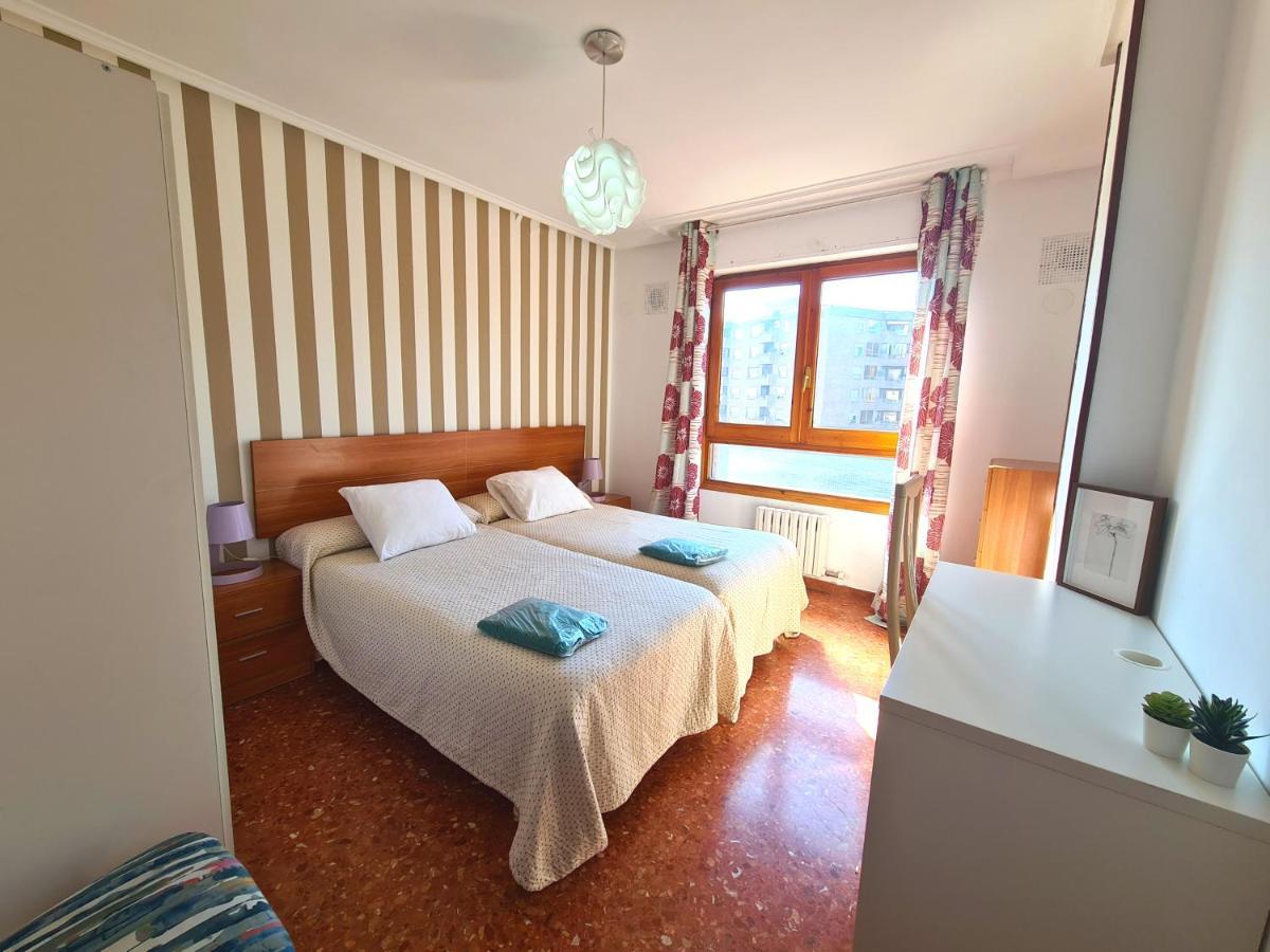 Dos Torres Tauriel - Espacioso Apartamento Con Impresionantes Vistas Y Garaje Privado Zaragoza Kültér fotó