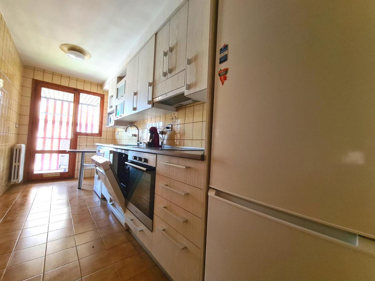Dos Torres Tauriel - Espacioso Apartamento Con Impresionantes Vistas Y Garaje Privado Zaragoza Kültér fotó