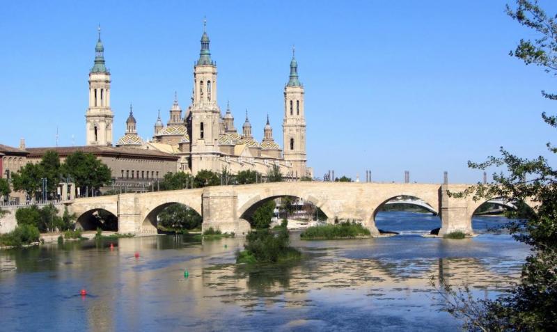 Dos Torres Tauriel - Espacioso Apartamento Con Impresionantes Vistas Y Garaje Privado Zaragoza Kültér fotó